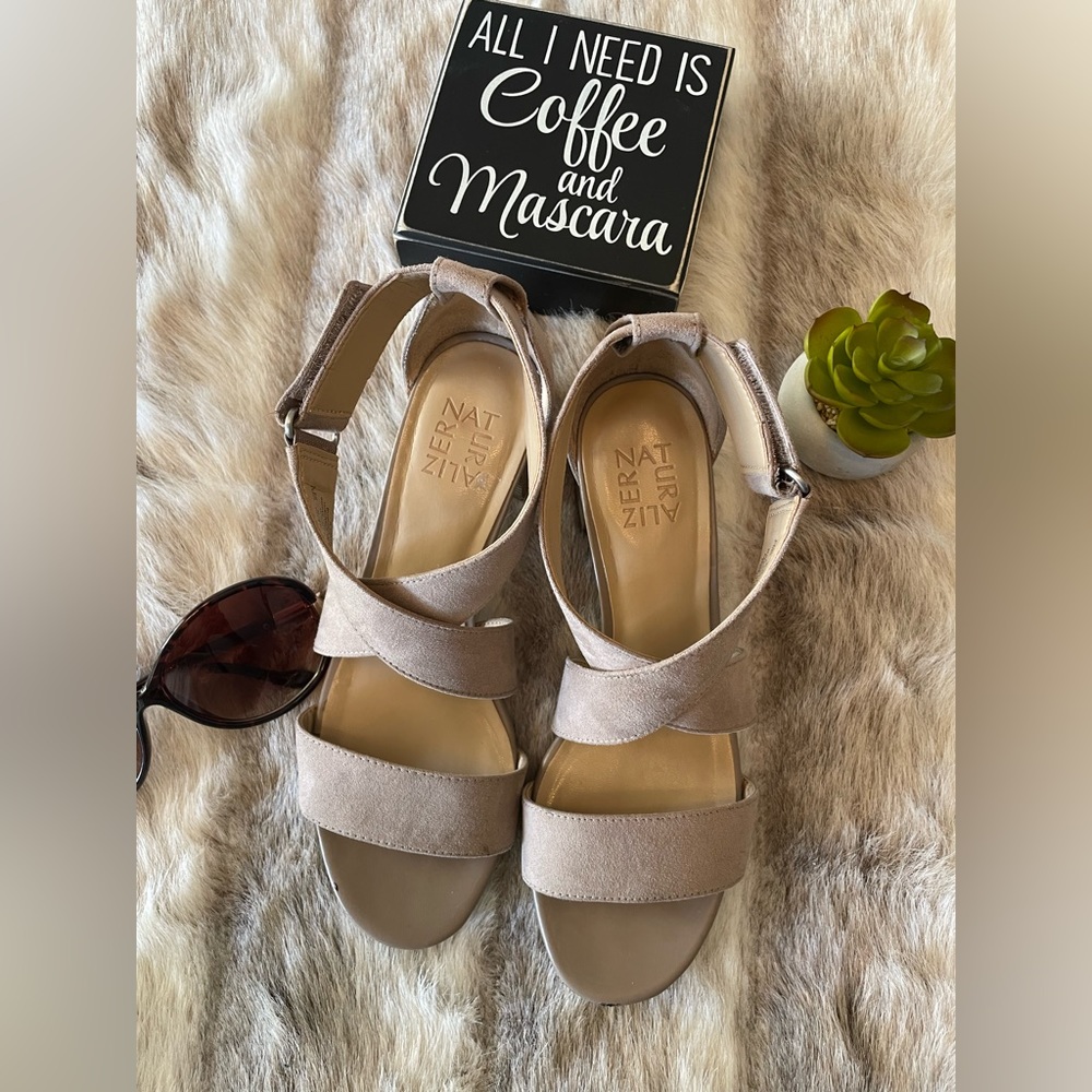 Naturalizer Womens Open Toe Strappy Sandals

*Sandals only